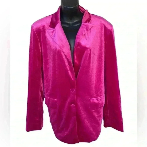 ENTRO women’s fucsia Velvet blazer pockets at side and button front closure.sz M - Picture 6 of 9